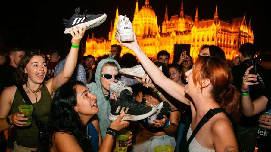 Budapest: Danube Beat Party Cruise with Drink Packages - The Cruise Route: Landmarks You’ll See Between Margit and Lágymányosi Bridges