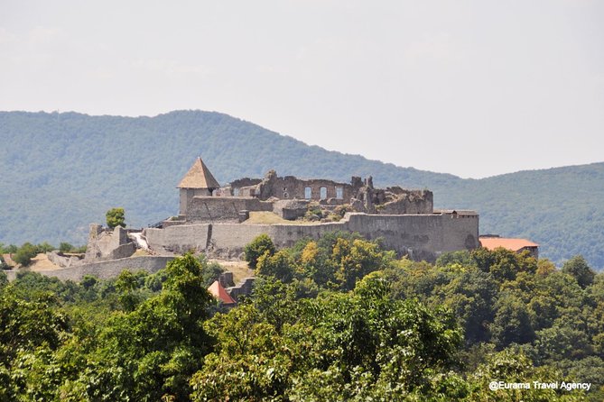 Budapest Danube Bend Full Day Tour with Lunch - Crossing into Slovakia, then hitting Esztergom’s green-domed basilica