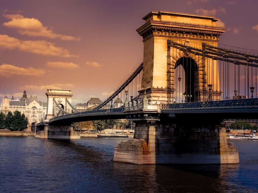 Budapest: Danube River Sightseeing Cruise with Audio Guide - Food and onboard comfort: snacks are available, but you should plan your own meal