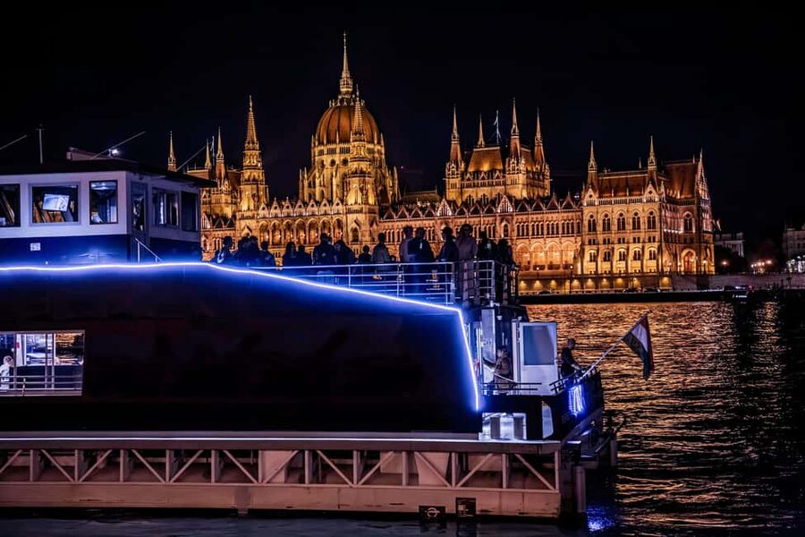 Budapest: Danube River Sightseeing Cruise with Audio Guide - Should you book the Purpleliner Danube River sightseeing cruise?