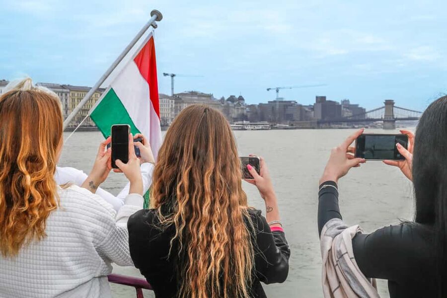Budapest: Danube River Sightseeing Cruise with Audio Guide - FAQ