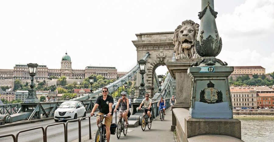 Budapest: Danube River Views Bike Ride - Why a Danube bike ride beats sightseeing on foot