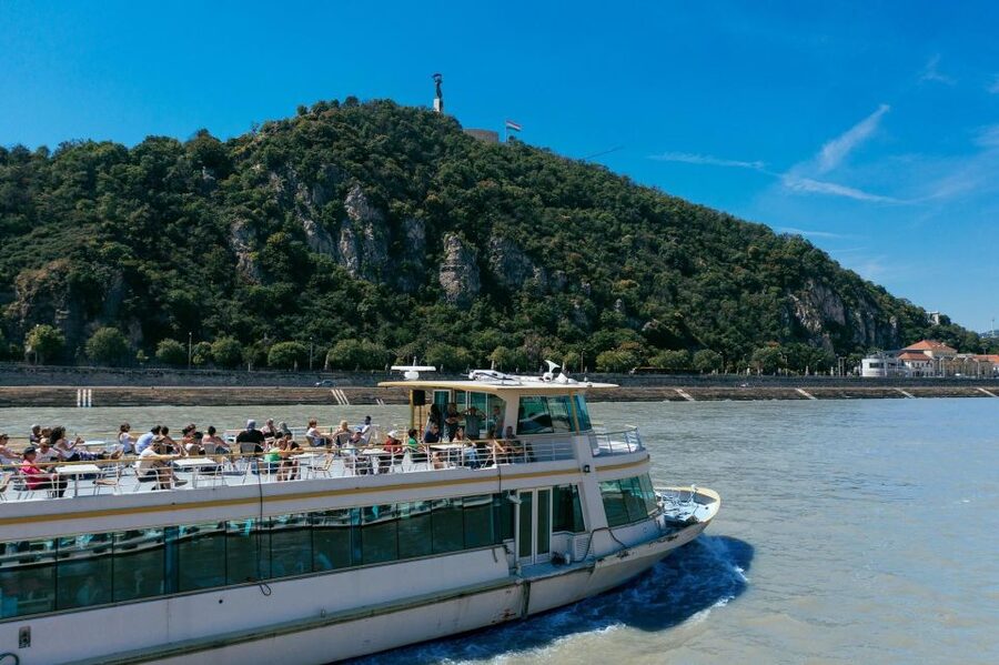 Budapest: Day or Night River Cruise on Panoramic Boat - A 1-Hour Danube Panoramic Cruise, from Vigadó tér Dock 6