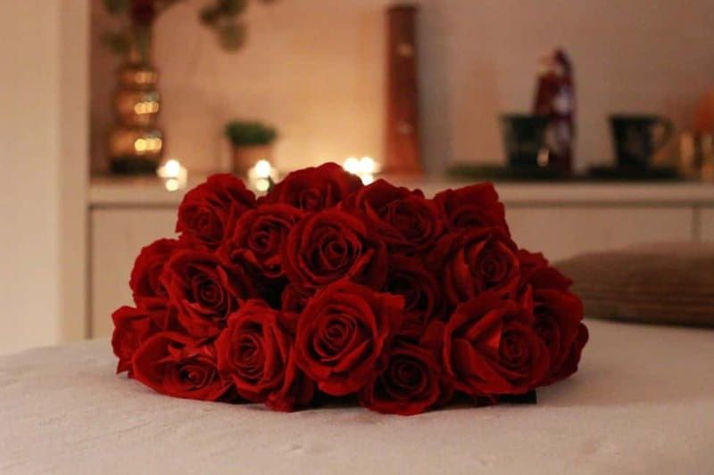 BUDAPEST, Day Spa : Couples Massage with Roses Bubble Bath - FD - Fashion & Day Spa in central Hungary, and how the timing works