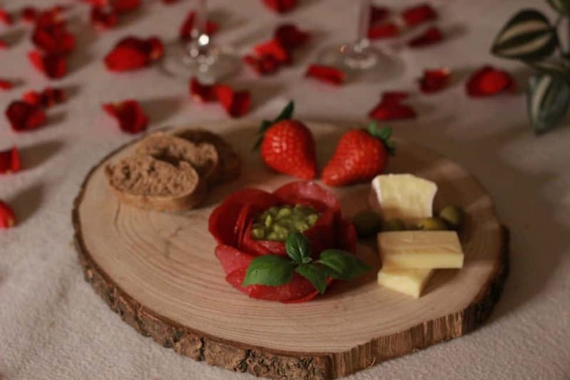 BUDAPEST, Day Spa : Couples Massage with Roses Bubble Bath - Palo Santo cleansing ritual: why it happens before the massage