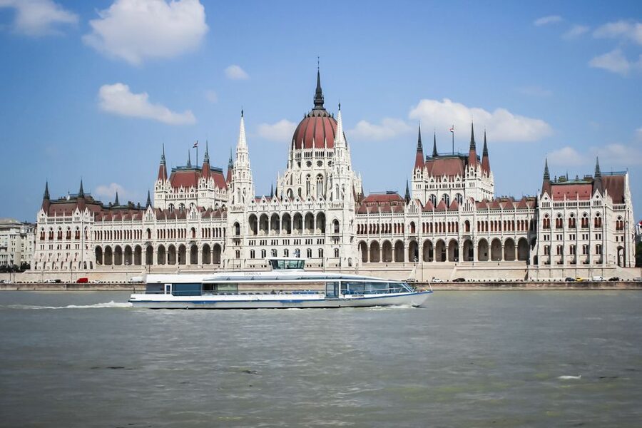 Budapest: Daytime Sightseeing Boat Cruise - Who Should Book This Danube Cruise