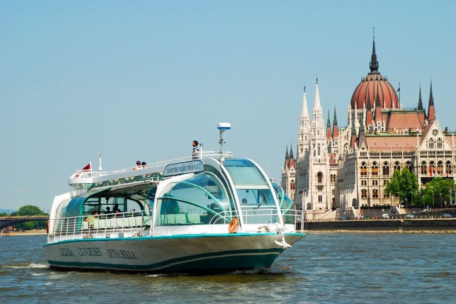 Budapest: Daytime Sightseeing Boat Cruise - Buda and Pest From the Water: Why the Audio Guide Works