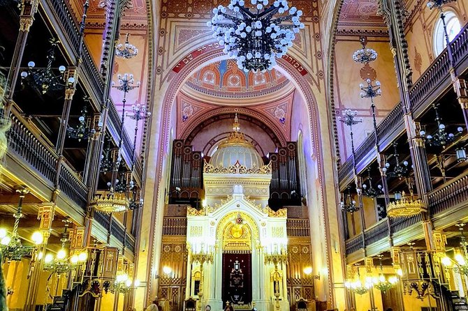 Budapest Dohany, Heroes', Rumbach synagogues & Jewish Ghetto Tour - Entering the Great Synagogue: Neologue life and a Franz Liszt organ