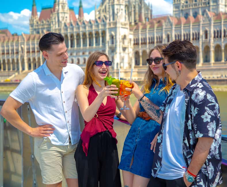Budapest: Downtown Budapest Cocktail Cruise - Key things you will notice before you go