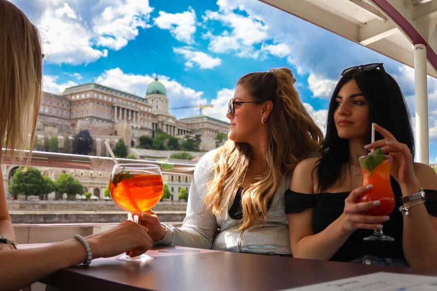Budapest: Downtown Budapest Cocktail Cruise - Why this Danube sunset cocktail cruise works so well in Budapest