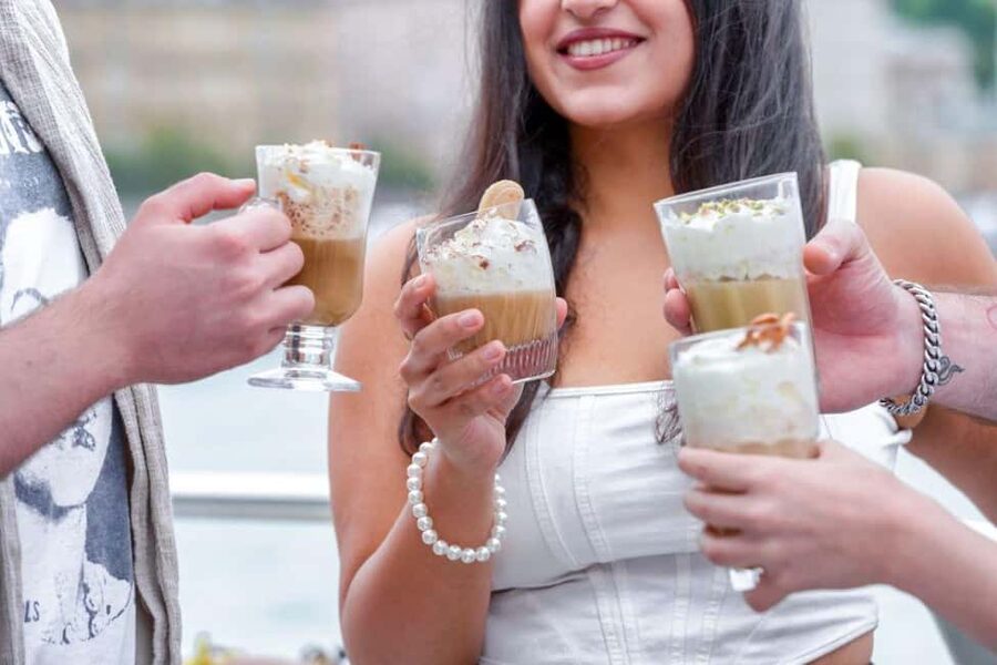 Budapest: Downtown Budapest Unlimited Booze Cruise - Timing and Weather: Short Cruise Means You Feel the Elements