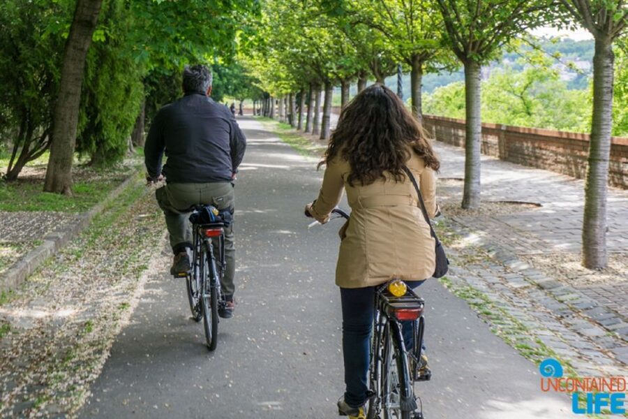 Budapest: E-Bike Guided Tour and Castle Hill - The route rhythm: 3 hours, set stops, and a shared group pace