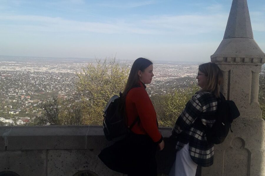 Budapest: Elisabeth Tower Visit by Chairlift & Transport - Getting to Batthyány tér and the van ride that sets the tone