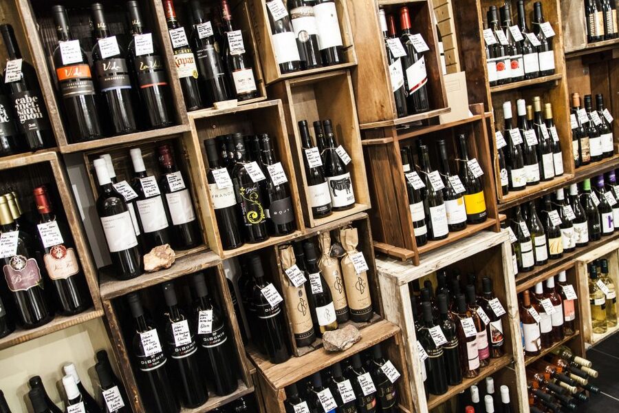 Budapest: Essentials of Hungarian Wine Tasting Class - Your tasting runs on a simple rhythm: aperitif, whites, reds, and a sweet finale