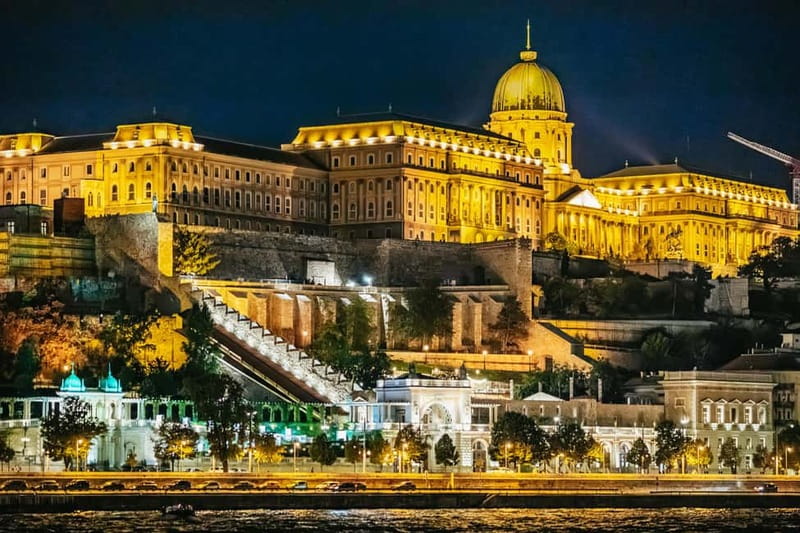 Budapest: Evening Cruise with 4-Course Dinner - Danube night views with a real meal plan