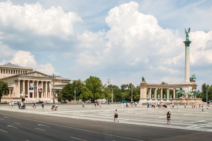Budapest: Floating Bus Tour by Land and Water - The Amphibious Twist: What Makes This Budapest Floating Bus Tour Different