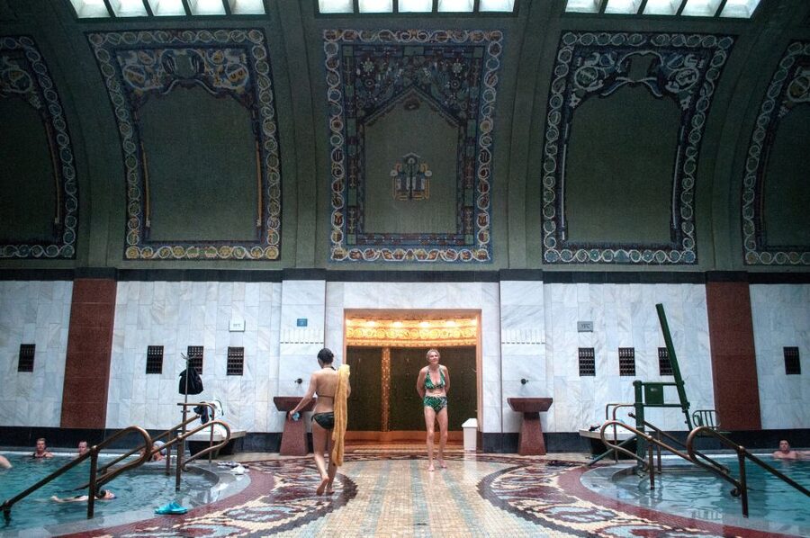 Budapest: Full-Day Gellért Spa Ticket - Food and Drinks: Plan Breaks, Not Pit Stops