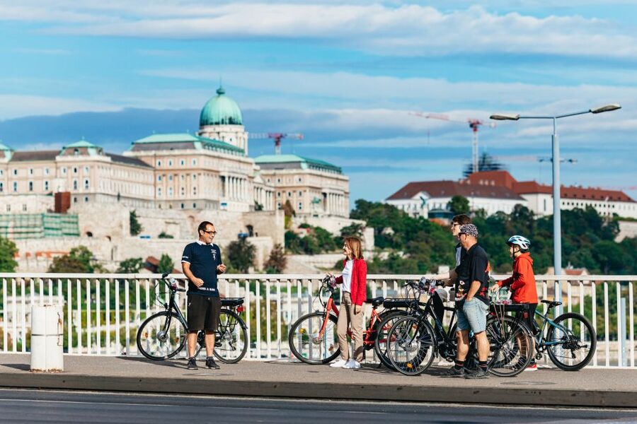 Budapest: Grand Sightseeing Bike Tour - Key highlights at a glance