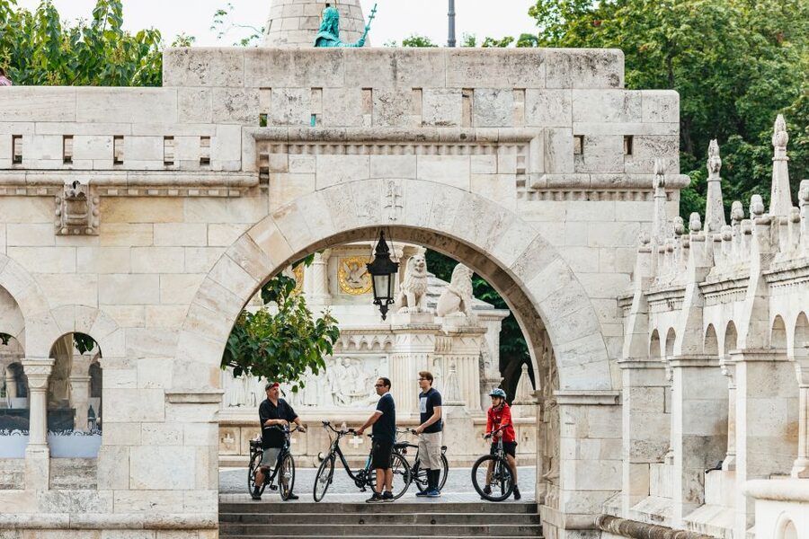 Budapest: Grand Sightseeing Bike Tour - Castle Hill Climb: Fishermen’s Bastion Area for Big Panoramas