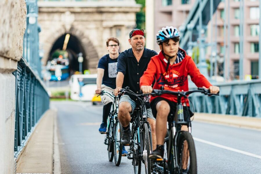 Budapest: Grand Sightseeing Bike Tour - Castle District Streets: Short Wander Time, Then Back on the Saddle
