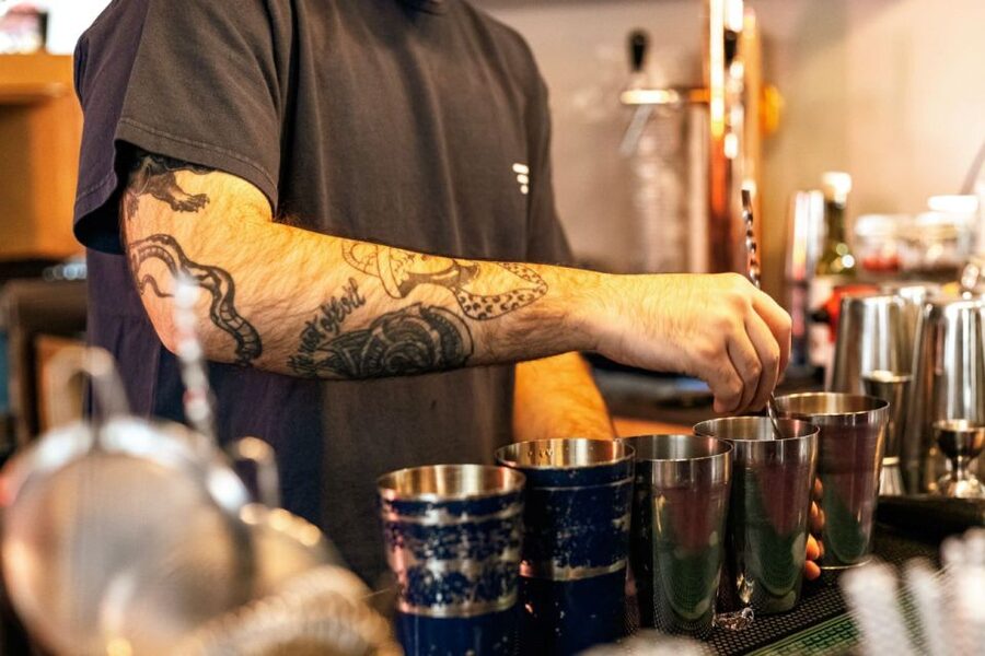 Budapest: Guided Bar Crawl Walking Tour - Stop-by-Stop: How the Evening Unfolds Street by Street