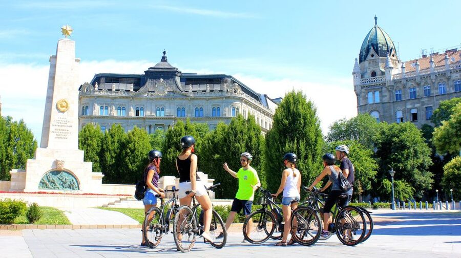 Budapest: Guided City Tour by E-Bike - City Park and the chance to spot Vajdahunyad Castle and Széchenyi area views