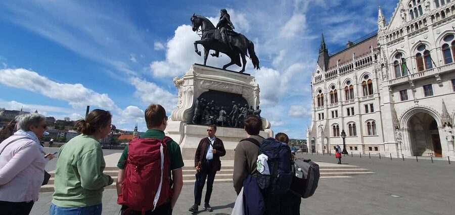 Budapest: Guided City Walking Tour in Buda and Pest - Key Highlights Worth Planning Around