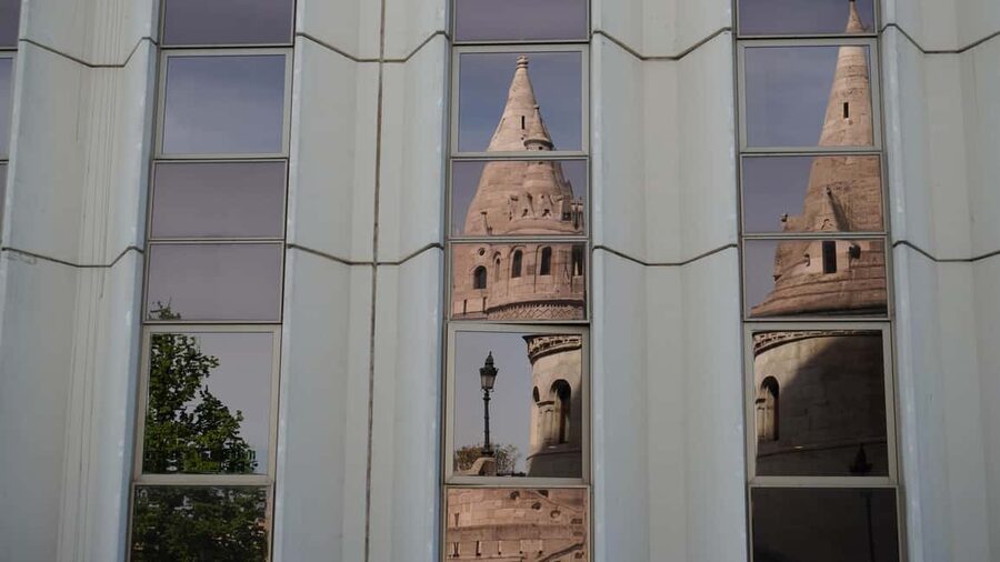 Budapest: Guided City Walking Tour in Buda and Pest - Matthias Church to Fisherman’s Bastion: The Castle District Highlights