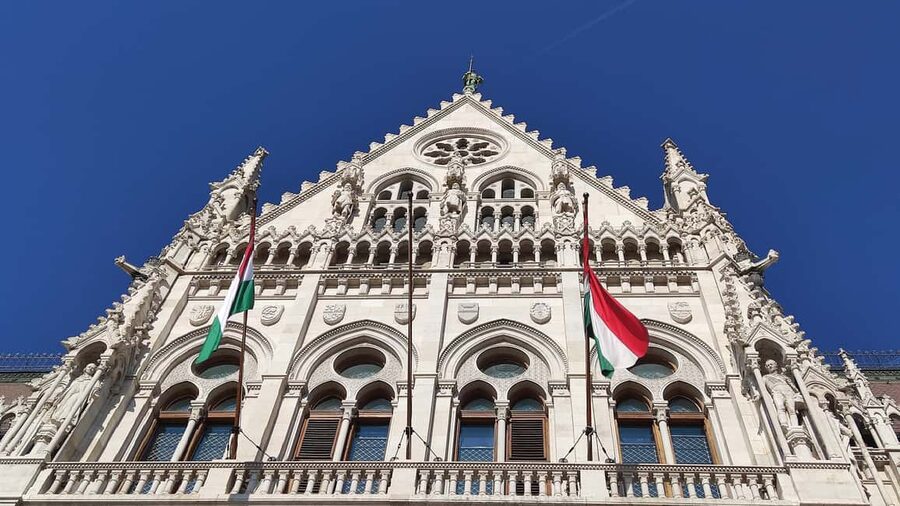 Budapest: Guided City Walking Tour in Buda and Pest - The Old Royal Castle Area: Finishing With a Sense of Place