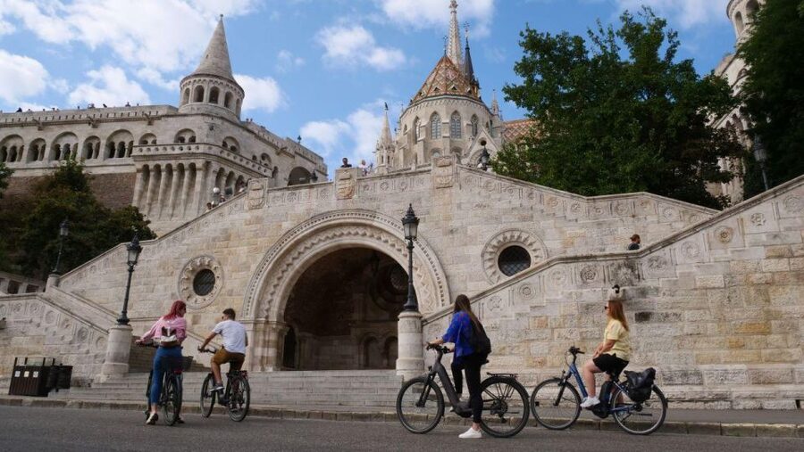 Budapest: Guided E-Bike Sightseeing Tour - Why Budapest looks different when you ride it
