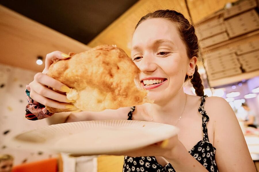 Budapest: Guided Food Tour with Wine, Beer, and Shots - Starting at Kazinczy Street Synagogue: Food With Instant Context