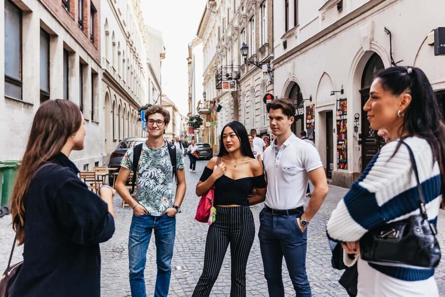 Budapest: Guided Foodie Walking Tour with Food and Drinks - Four Eateries, Three Drinks, One Long Supper Feeling