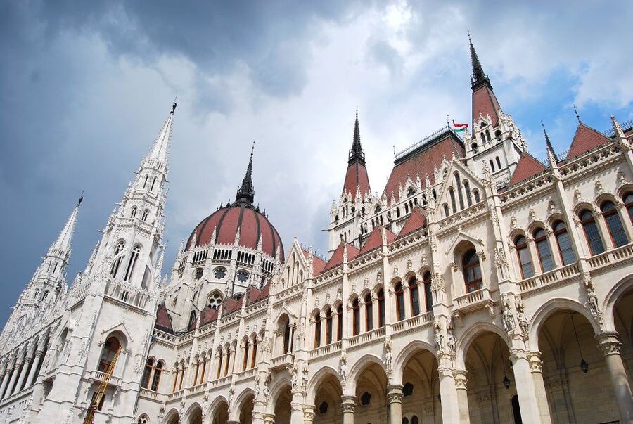 Budapest: Guided Walking Tour of Pest - Chain Bridge and the Danube Bank: Your Best Pest Orientation