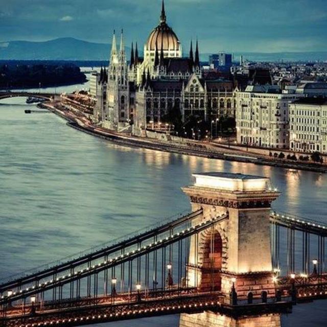 Budapest: Half-Day Highlights Small Group Private Tour - District V Pickup, Then Straight Into Photo-Stop Sightseeing