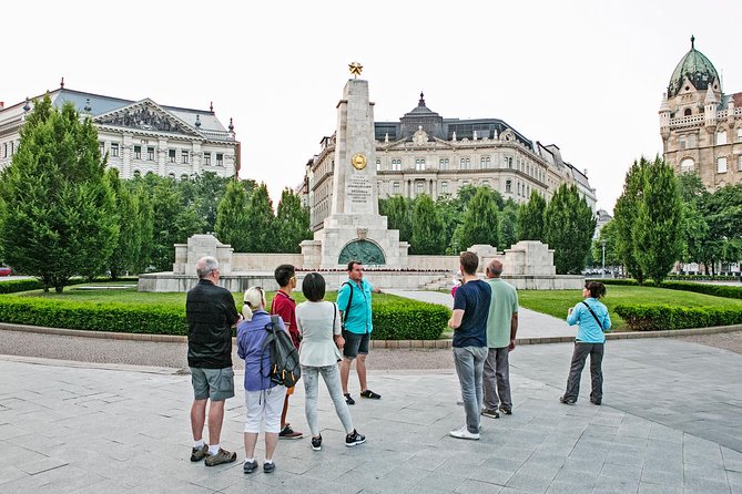 Budapest Hammer & Sickle Communist Times Tour - Meeting at Deák Ferenc tér and How the Walk Is Set Up