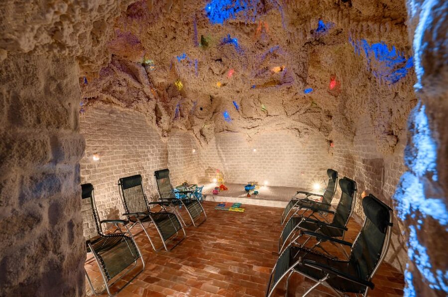 Budapest: Helia Day Spa entry ticket - Salt cave relaxation: why this is the moment people talk about