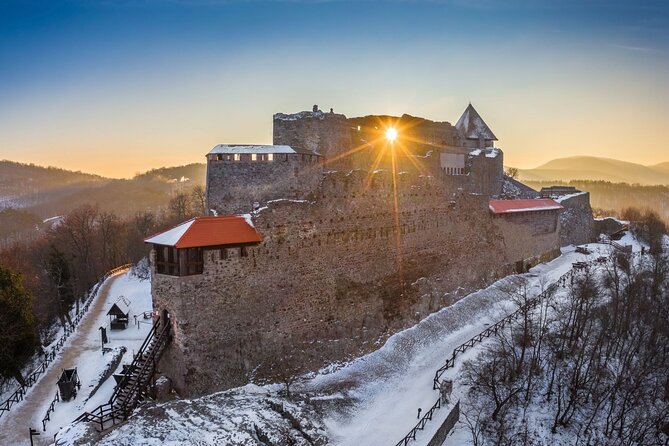 Budapest Hike to Visegrád Castle w or wo Sauna/Danube beach - The Start in Budapest, Pickup That Keeps You From Losing Time
