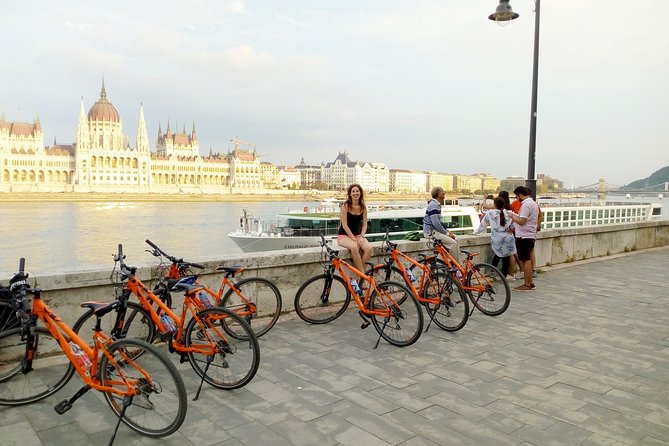 Budapest Historic Downtown Bicycle Tour in small groups - Why a 3.5 hour bike loop beats doing it on foot