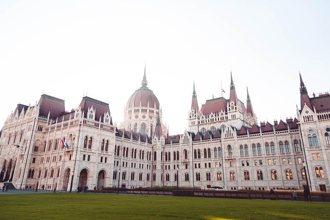 Budapest Historical Sightseeing - Free Walking Tour - Getting oriented on a 2.5-hour Pest-to-Buda loop