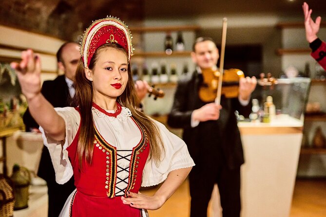 Budapest: Hungarian Folklore Dance Performance & Concert Ticket - Intermission strategy: use the break, don’t waste it