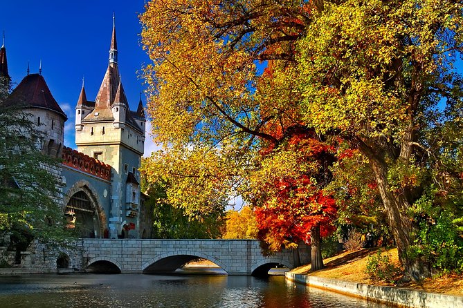Budapest in a Day Private Luxury Sightseeing Tour - Gellért Hill viewpoint: the panoramic moment that ties it together