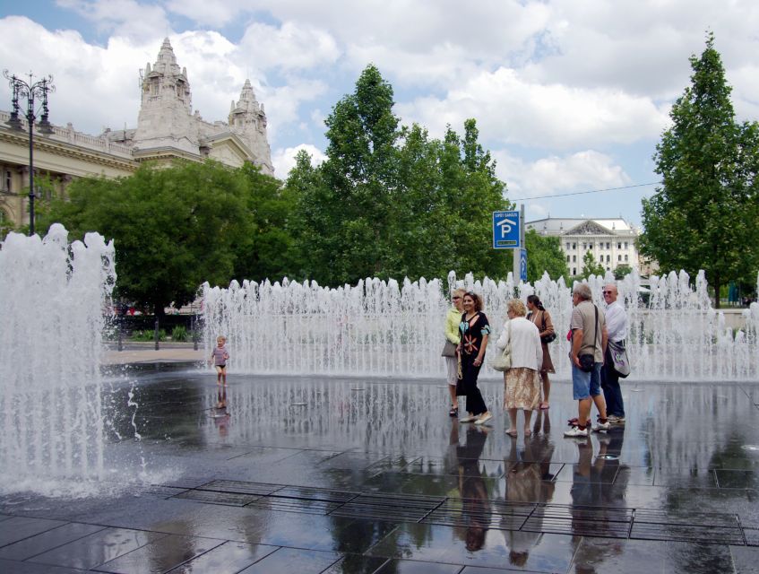 Budapest: Inner City Walking Tour in German - Price and value: why $23 for a two-hour German guide can make sense