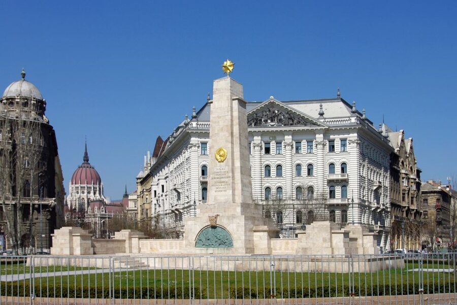 Budapest: Inner City Walking Tour in German - Should you book this German Inner City Walking Tour?