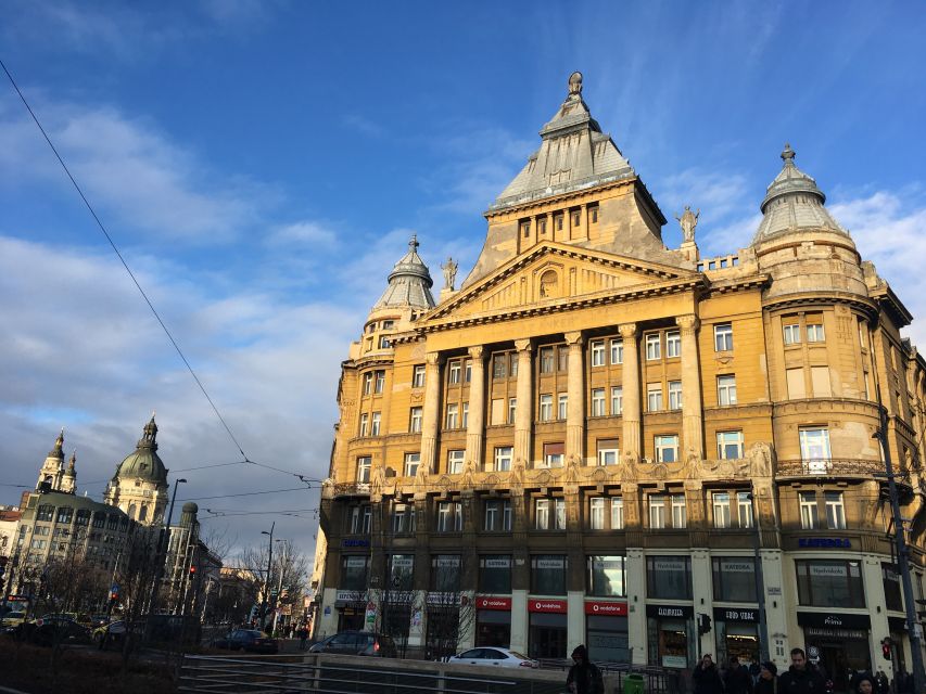 Budapest: Jewish District Private Walking Tour - A pause at the Raoul Wallenberg Memorial Garden and the Tree of Life