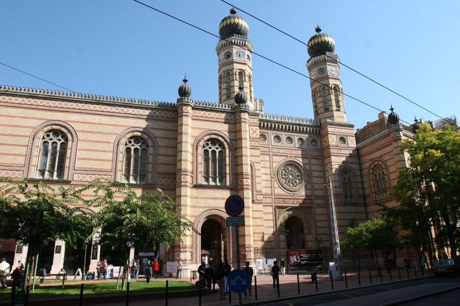 Budapest: Jewish Heritage Guided Tour with Synagogue Ticket - Key things to know before you go
