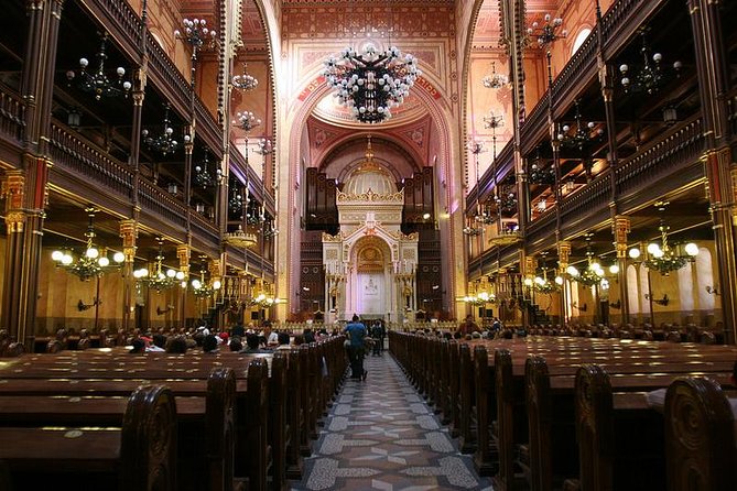 Budapest Jewish Heritage Memorial Walking Tour & Synagogue Entry - Dohány Street Synagogue: where your tour gets serious