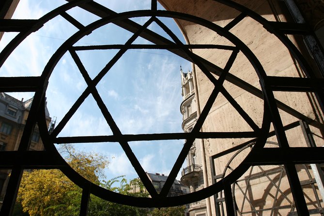 Budapest Jewish Heritage Memorial Walking Tour & Synagogue Entry - Practical pointers for your tour day