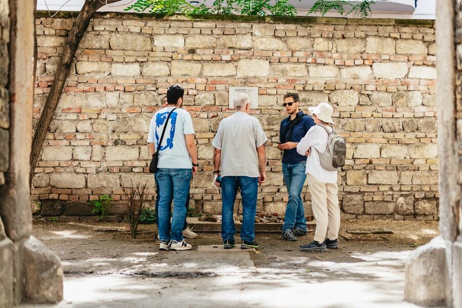 Budapest: Jewish History Guided Walking Tour with Historian - Who should book this tour, and who might want a different option
