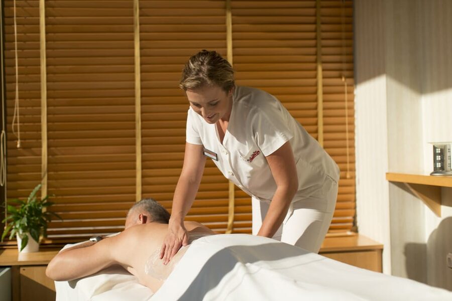 Budapest: Margaret Island Day Spa Entry Ticket - Saunas, steam room, and the heat-cool rhythm that makes it feel Hungarian