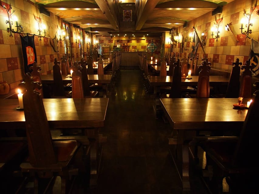 Budapest: Medieval Dinner Show with Drinks - Logistics in Budapest: meeting at Podmaniczky u. 14 and planning your night